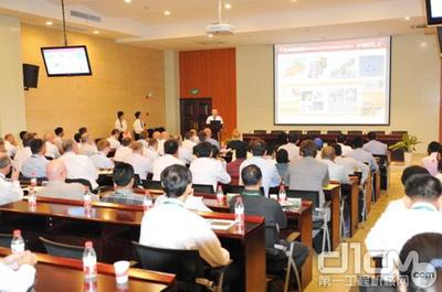 安徽合力召開2015全球代理商電動(dòng)產(chǎn)品研討會(huì)